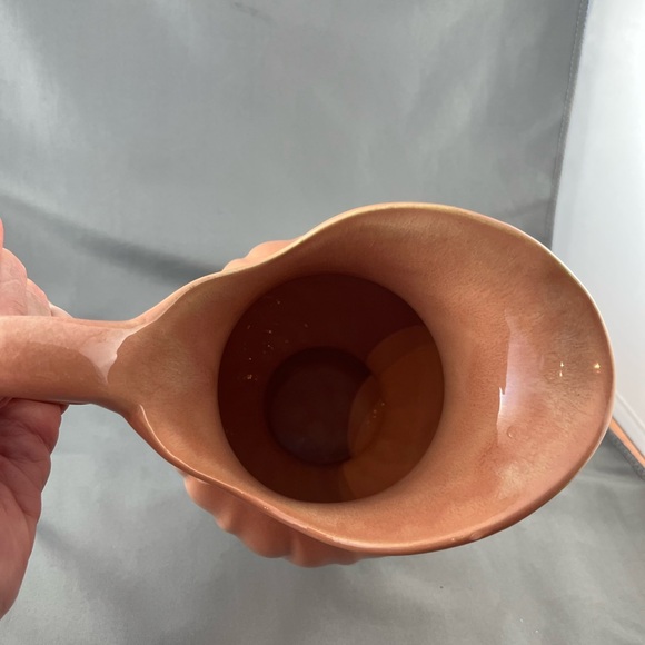 1938 Franciscan American Art Pottery Water Pitcher. Height 8” inches. - Picture 3 of 4